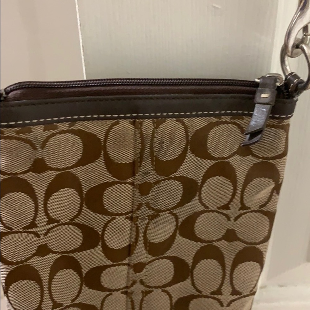 Coach Cross Body Signature bag - Picture 6 of 12